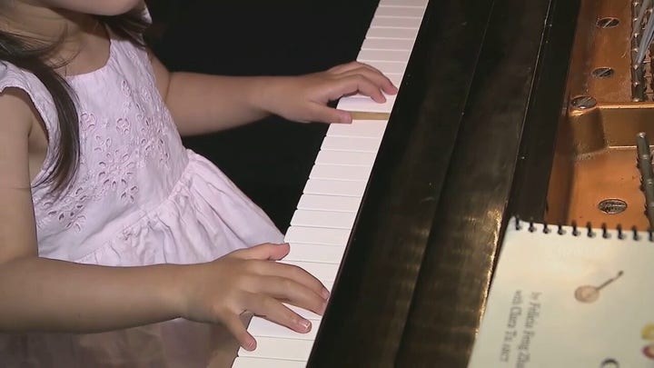 Carnegie Hall invites 3-year-old to give piano performance