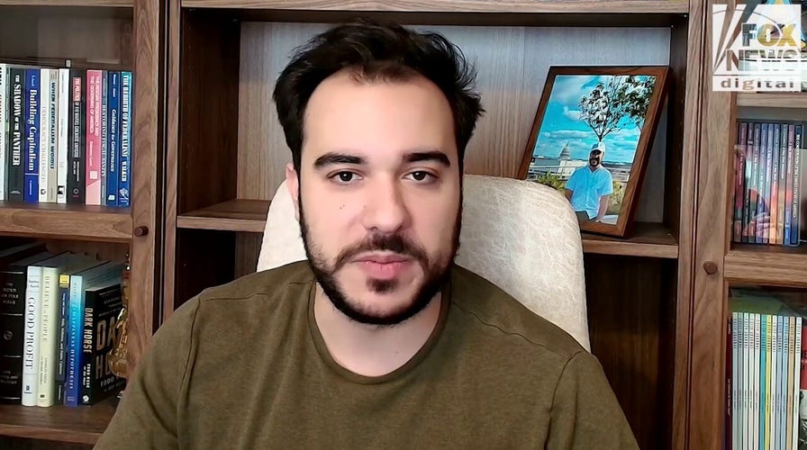 Expert warns projected  $30/hour minimum wage   would ‘obliterate’ definite  industries