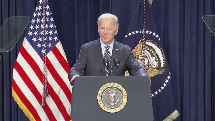 Biden calls protesters 'idiots' during speech in Illinois 