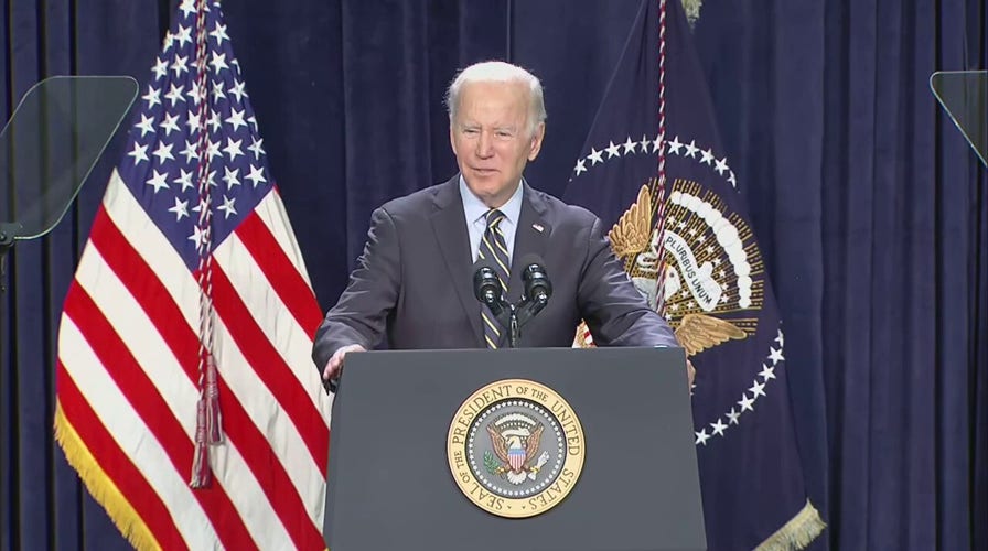 Biden calls protesters 'idiots' during speech in Illinois 