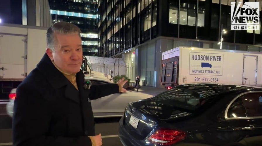 Former NYPD inspector retraces steps of UnitedHealthcare CEO's killer