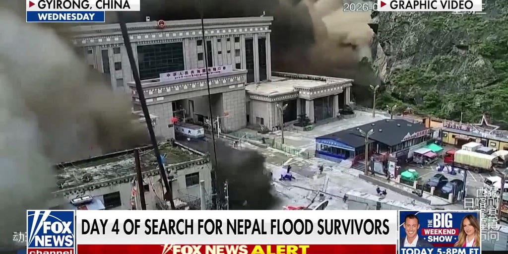 Rescuers search for survivors from Nepal flood as thousands remain missing