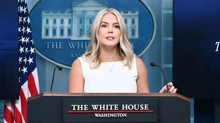  White House Press Secretary Karoline Leavitt speaks to reporters