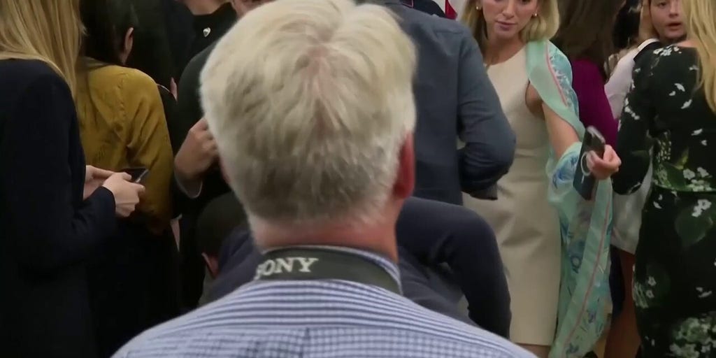 Dr. Oz family member faints during White House swearing-in ceremony April 18, 2025