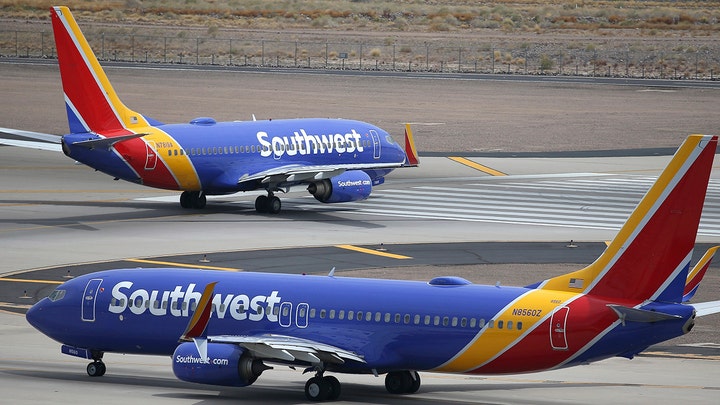 Southwest cancelling hundreds of flights amid MAX jet issues