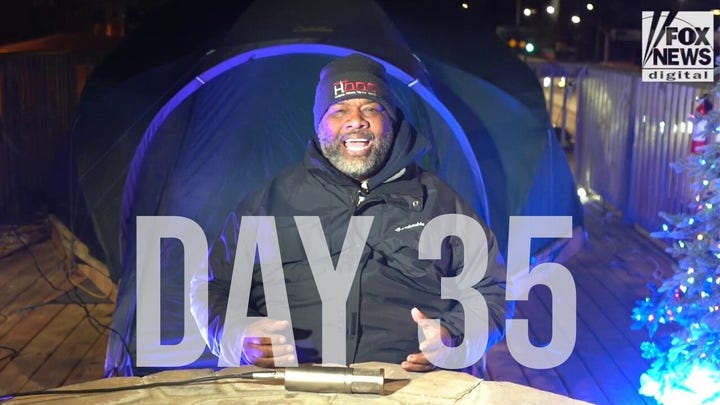 Pastor Brooks spends Christmas on a Chicago rooftop, reminds everyone you can bounce back
