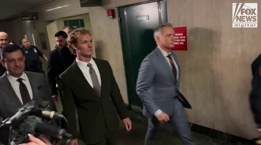 Daniel Penny departs the Manhattan Criminal Courthouse 