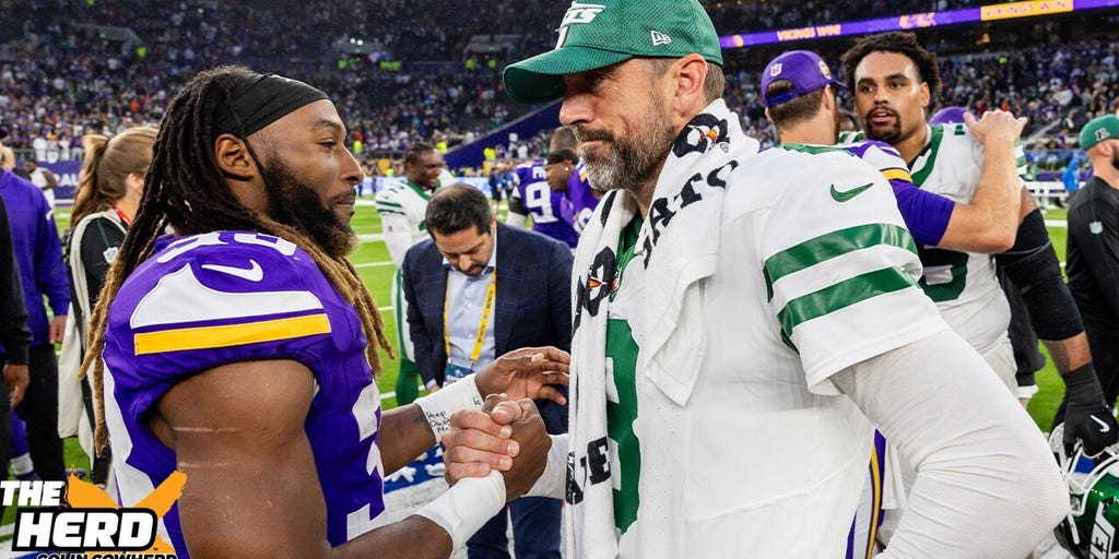 Aaron Jones addresses Vikings-Rodgers rumors & defends Aaron as still one of the top QBs in the league | The Herd