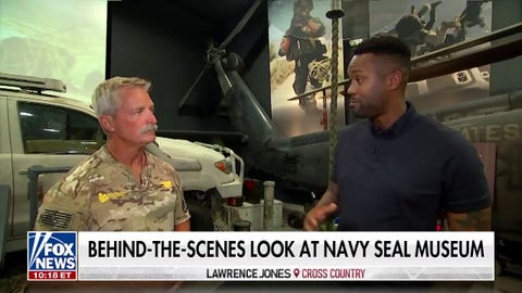 Lawrence Jones tours Navy SEAL museum in Florida