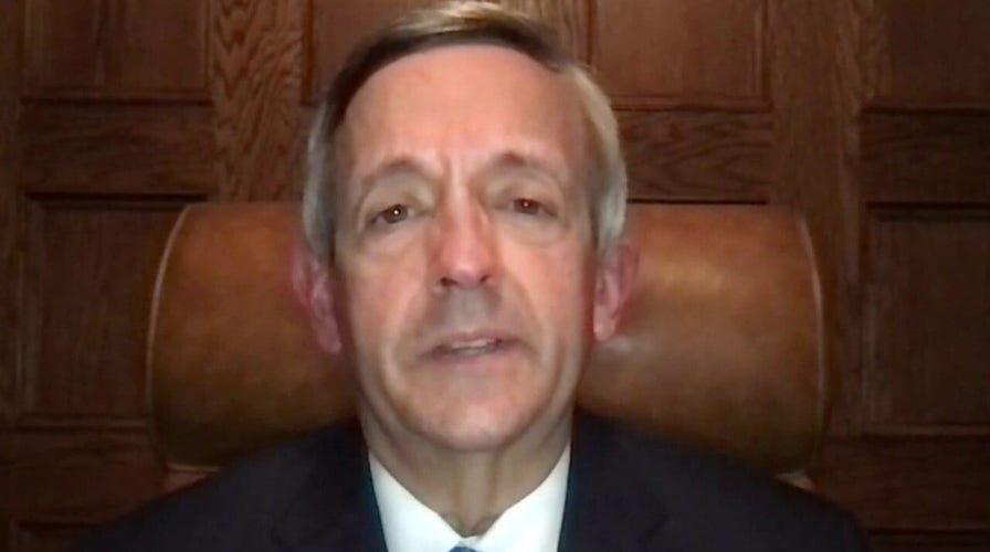 Pastor Robert Jeffress calls for rooting out religious attacks as Texas synagogue deals with hostage situation