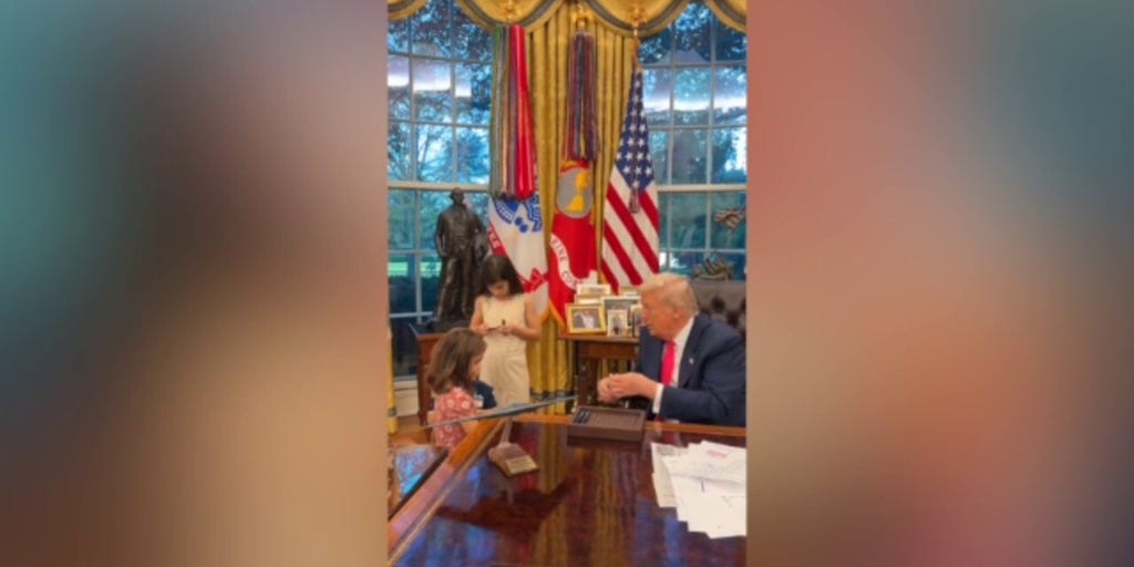 Trump greets children in Oval Office, offers mementos: 'My name is Donald'