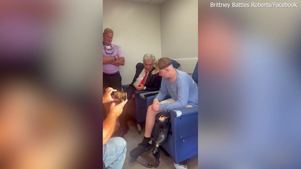 RFK Jr speaks directly with Alabama teen battling cancer during clinic visit with Dr Oz
