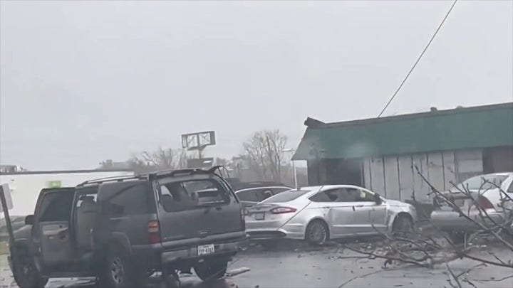 Tornado rips through Deer Park, Texas