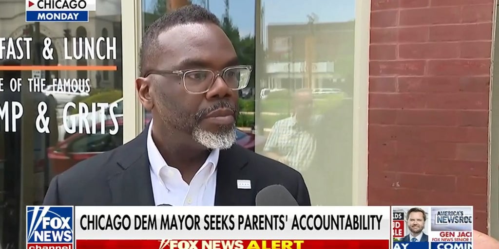 Chicago police investigate teen takeover, mayor seeks parents' accountability