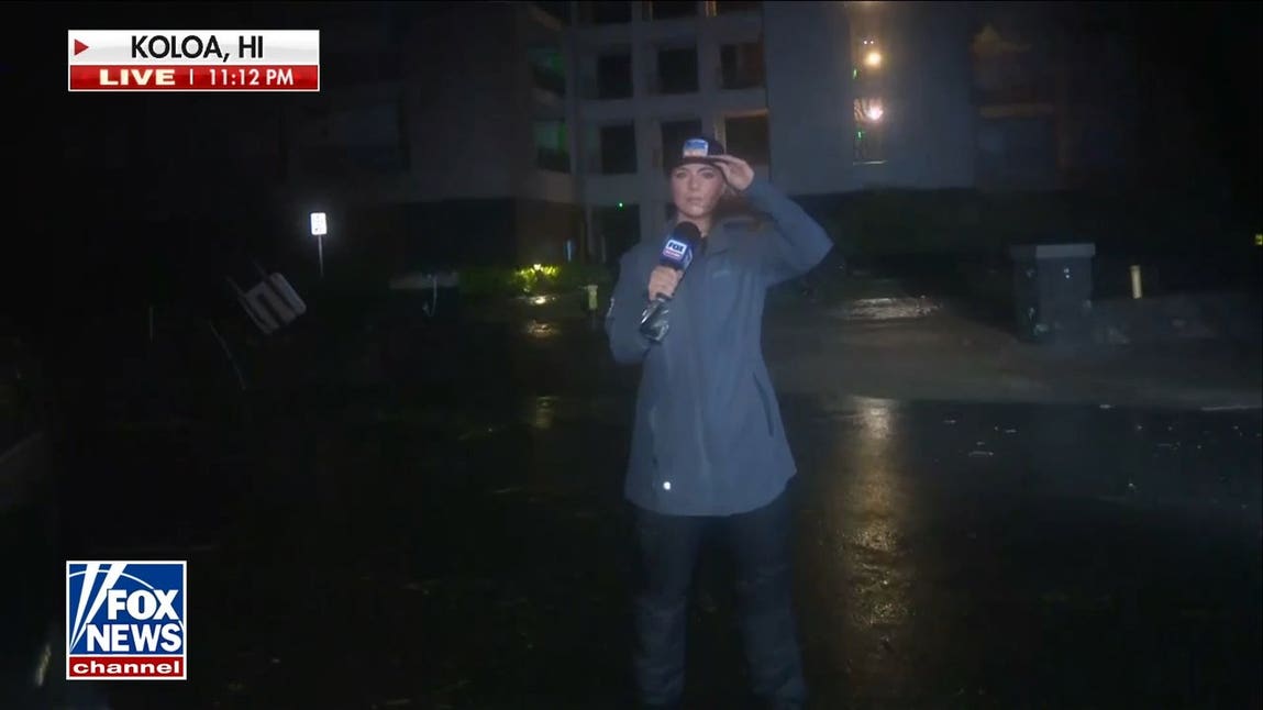 Hurricane Lowell lashes Hawaii as Category 2 storm triggers major flooding