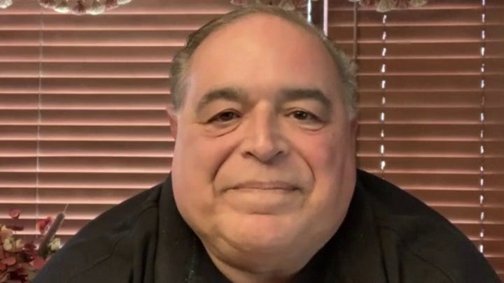 'Sopranos' star delivering food to health care workers