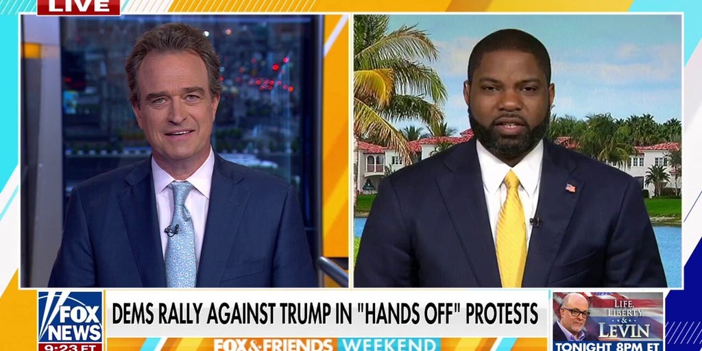 Speaker Johnson joins Trump as latest GOP member to back Byron Donalds for Florida Gov