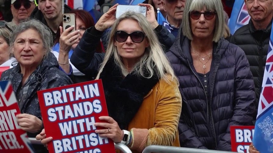 Thousands march against antisemitism in London