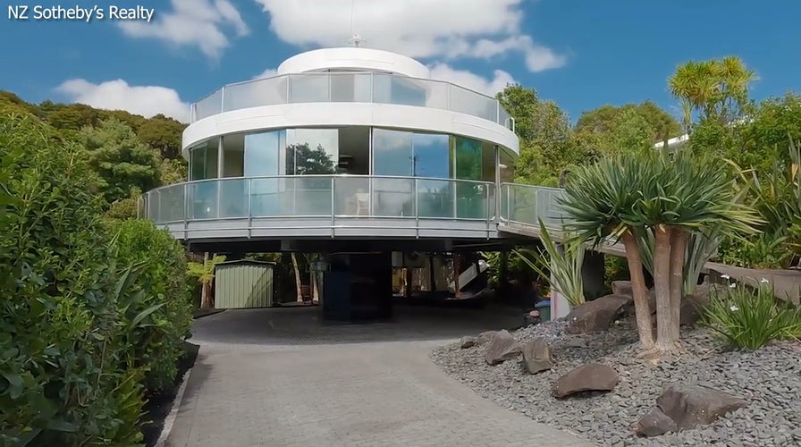 This spinning house rotates 360 degrees