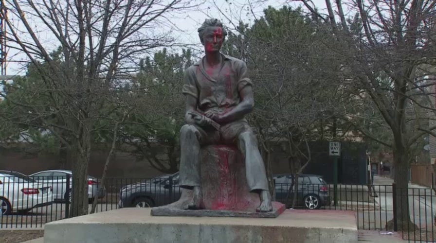 Lincoln statue vandalized in Chicago neighborhood