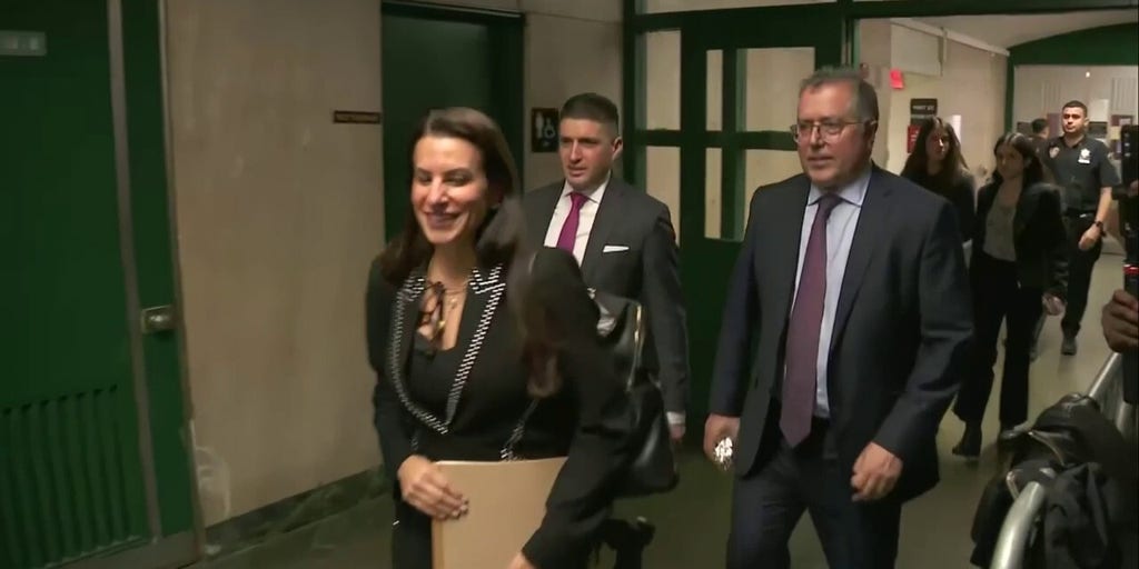 Luigi Mangione's attorneys address his spirits amid lunch break during evidence hearing