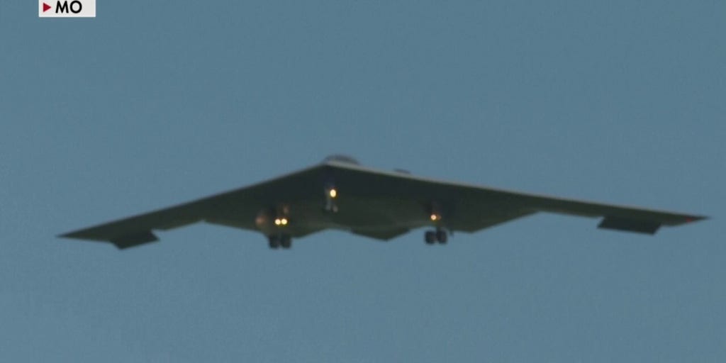 B-2 stealth bombers arrive at Whiteman Air Force Base | Fox News Video