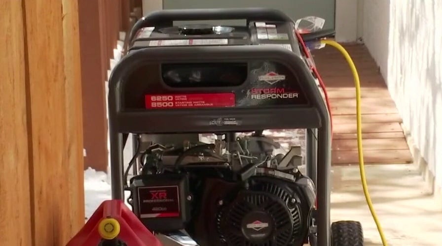 Texans risk safety in search for heat amid winter weather disaster