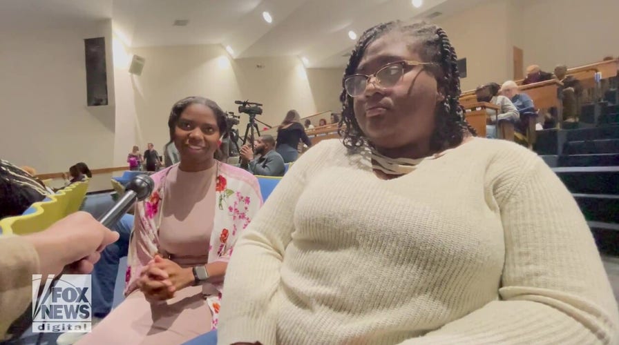 Students tell Fox News Digital why they support Warnock over Walker in Georgia Senate runoff