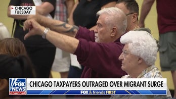 Parents infuriated as migrants enroll in Chicago schools without health records after years of COVID rules