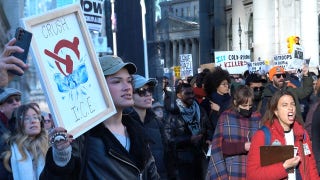 Anti-ICE protesters descend on NYC following Minneapolis shooting