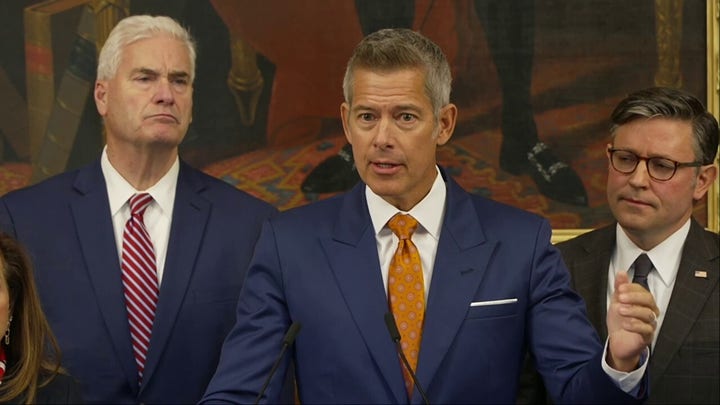 Sean Duffy warns shutdown could hit US travelers ahead of holiday season