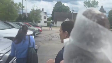 Shaheen dodges reporter's Platner questions as aide creates baked good diversion