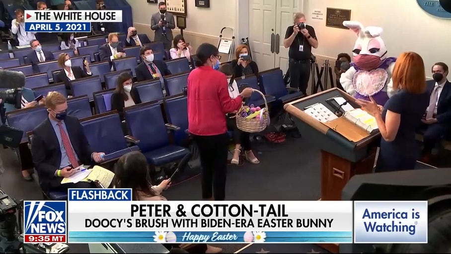 Former White House Easter bunny reveals behind-the-scenes moments