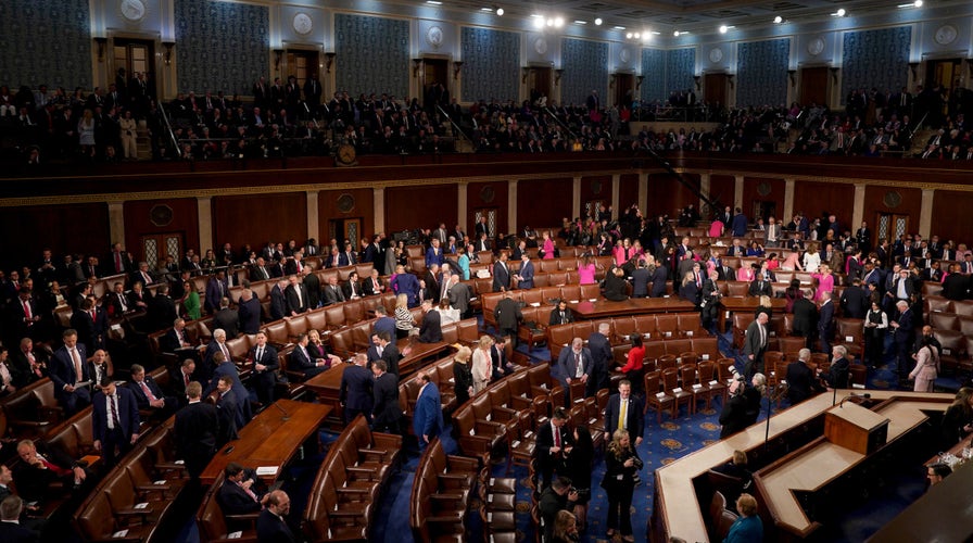 WATCH LIVE: Lawmakers, guests arrive at US Capitol ahead of State of the Union