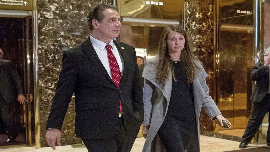 CNN�s Brian Stelter ignores bombshell development in Cuomo