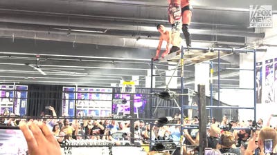 Pro wrestler delivers violent Spanish Fly at GCW Homecoming