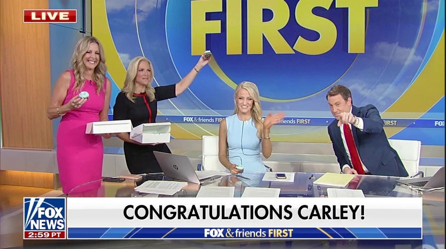 Carley Shimkus announces pregnancy, reveals gender