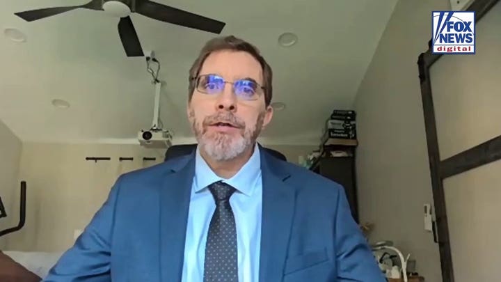 Legal expert explains the risks when senators handle classified information