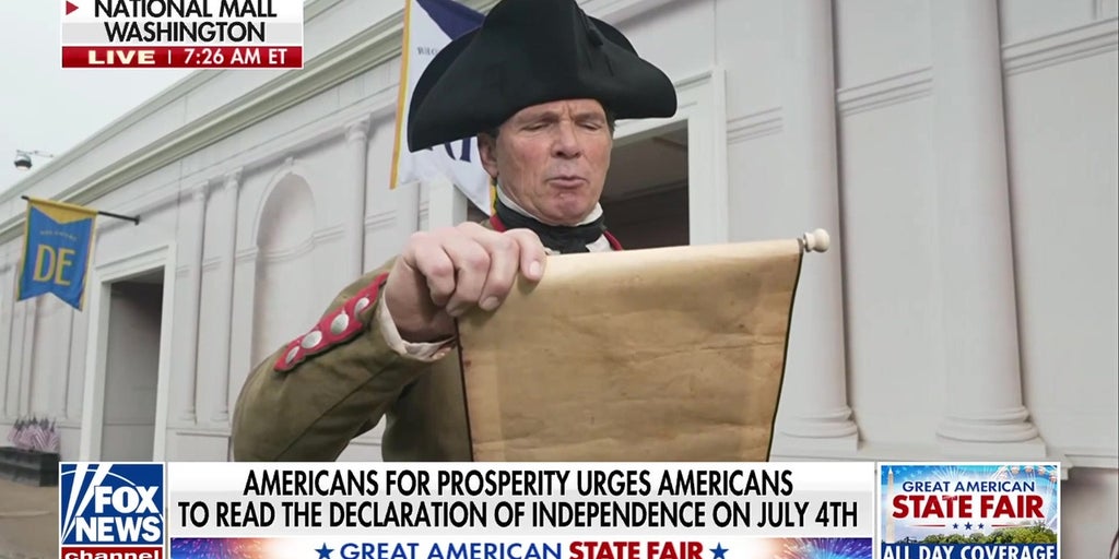Declaration of Independence on read on National Mall