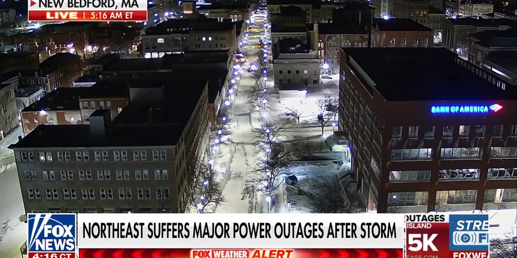 Northeast blizzard causes massive power outages, flight cancellations