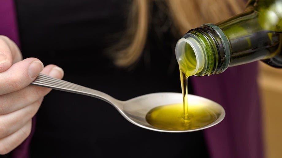 Popular olive oil shot trend has Americans chasing health benefits as doctor questions the hype