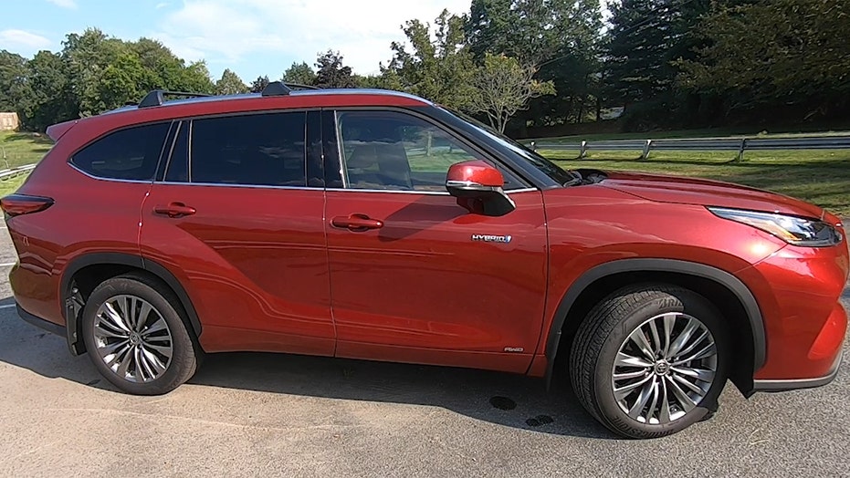 Test Drive Is The Toyota Highlander Hybrid The One Fox News