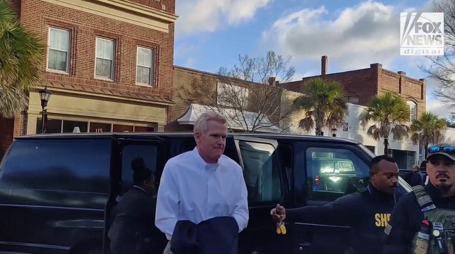 Alex Murdaugh is led into Colleton County Courthouse