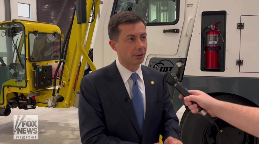 Buttigieg insists congressional intervention to prevent rail strike is 'best way forward'