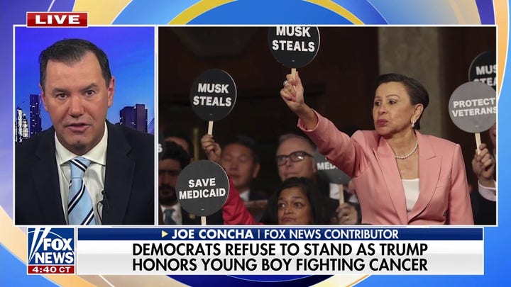 Demócratas y medios liberales critican a Trump por honrar a un niño que lucha contra el cáncer