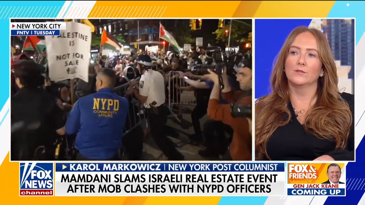 Anti-Israel mob clashes with NYPD outside synagogue