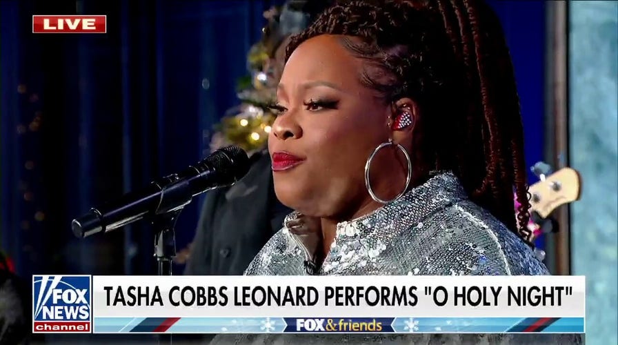 Tasha Cobbs Leonard performs ‘O Holy Night’ live on ‘Fox & Friends’
