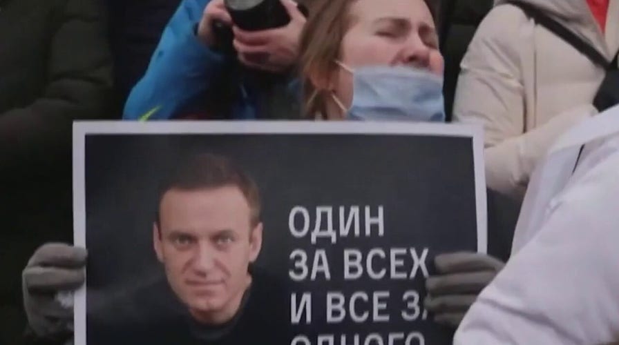 Thousands arrested in Russia in nationwide pro-Navalny protests