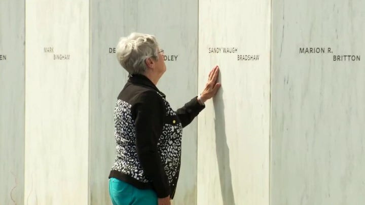 Memorial visitors honor the heroes aboard United Flight 93