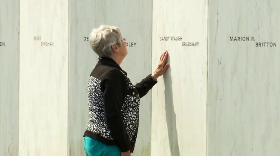 Memorial visitors honor the heroes aboard United Flight 93